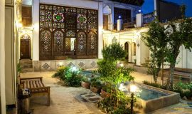 Atigh-Traditional-Hotel-Isfahan-12