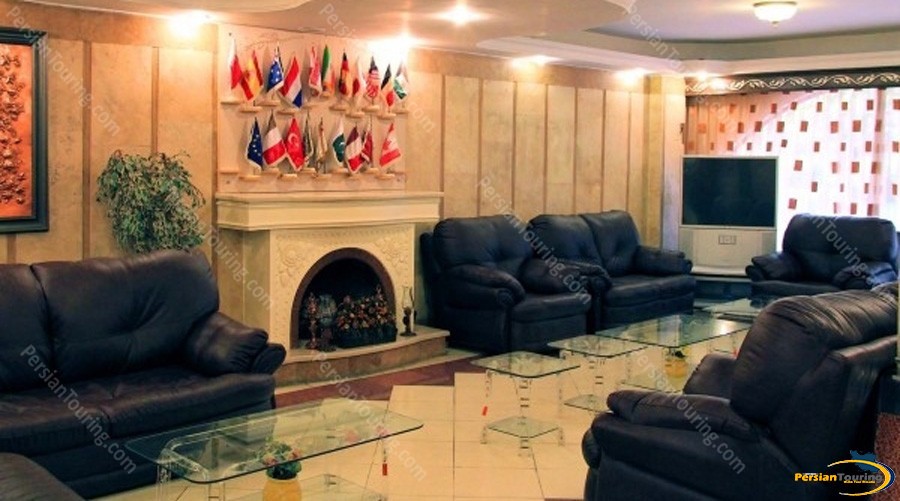 azadi-hotel-isfahan-lobby-1