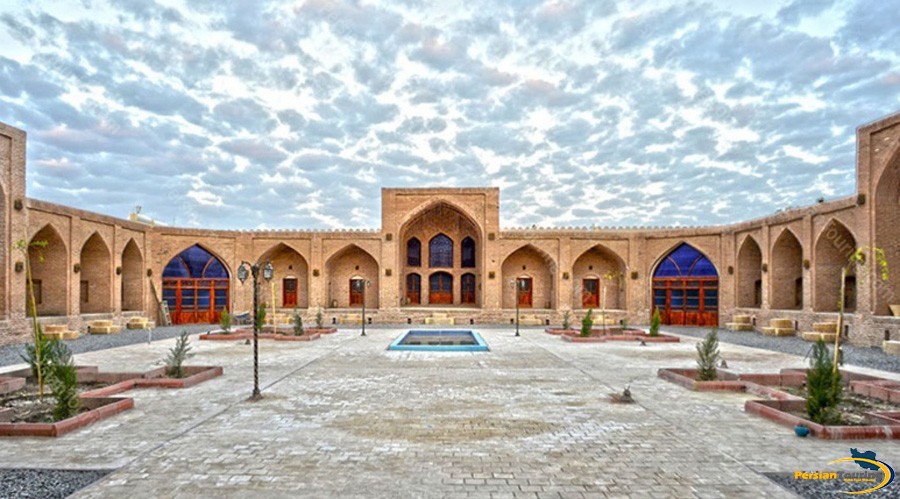 kuhpa-caravanserai-isfahan-view-10