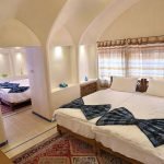 Mahinestan raheb hotel kashan quadruple room 1 at Mahinestan Raheb Hotel Kashan