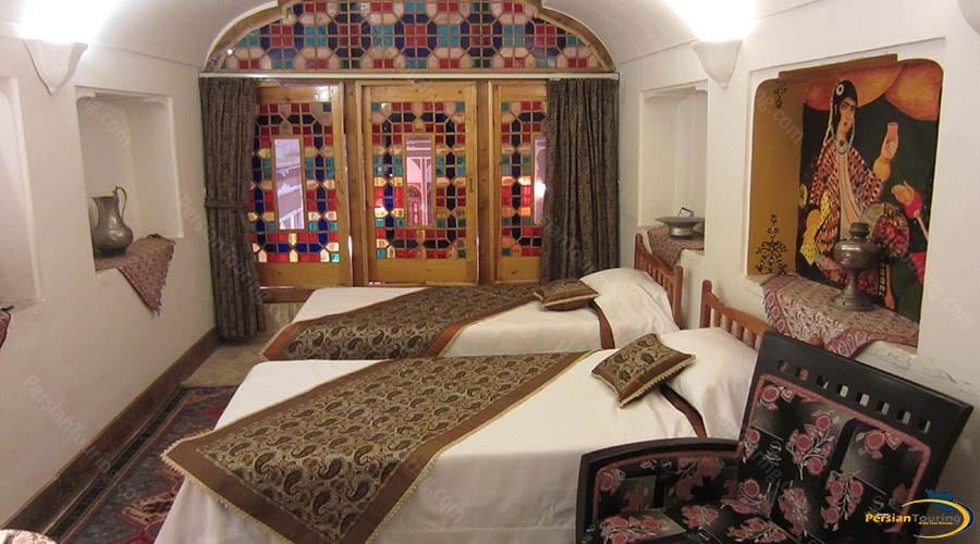 mehr-traditional-hotel-yazd-twin-room-2