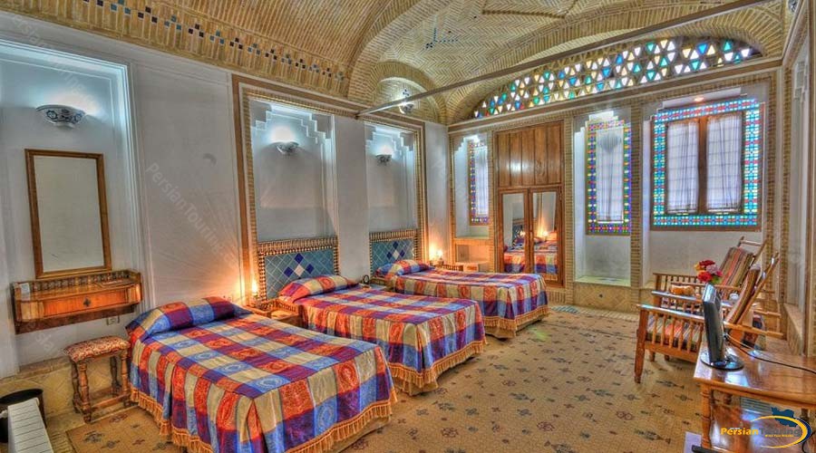 moshir-al-mamalek-garden-hotel-yazd-triple-room-2