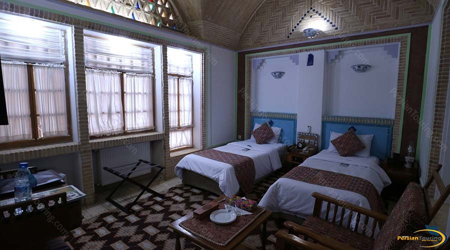 moshir-al-mamalek-garden-hotel-yazd-twin-room-2