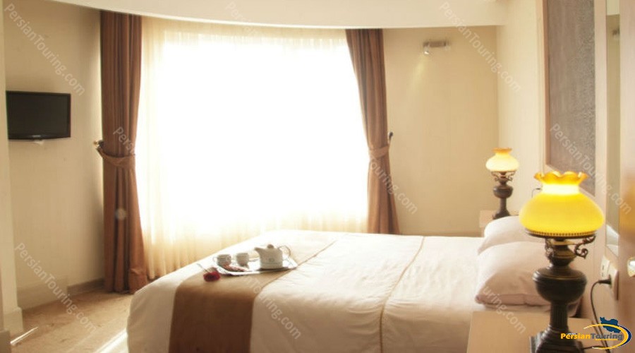 safir-hotel-isfahan-double room 3