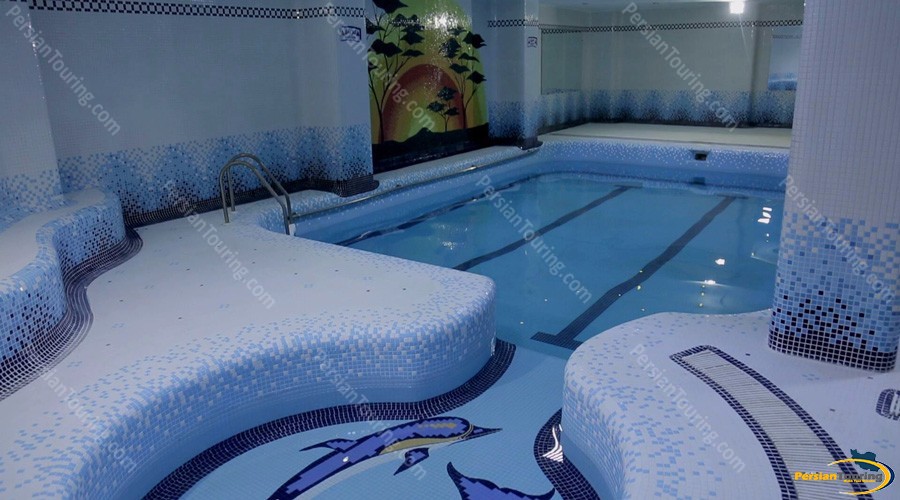 venus-hotel-isfahan-pool