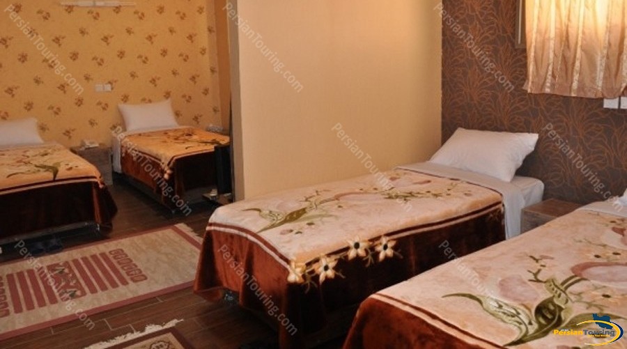 jamshid-hotel-isfahan-quadruple-room-1