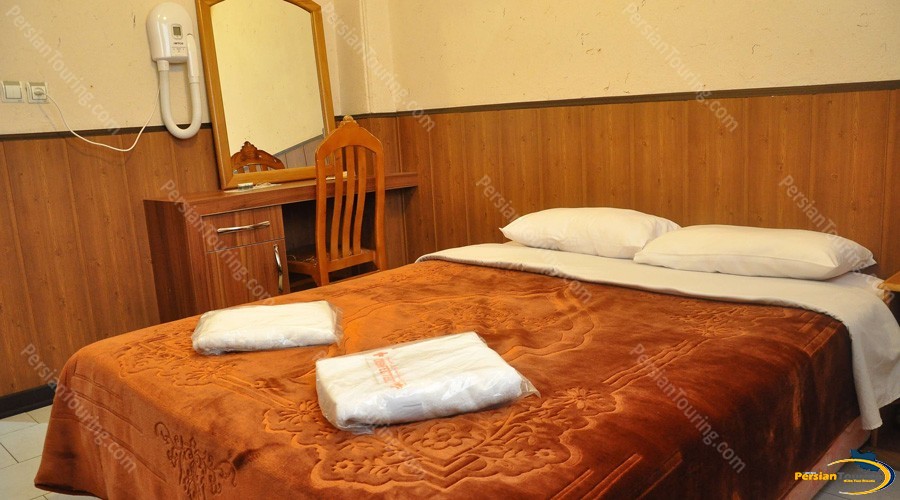 jey-negin-hotel-isfahan-double-room-1