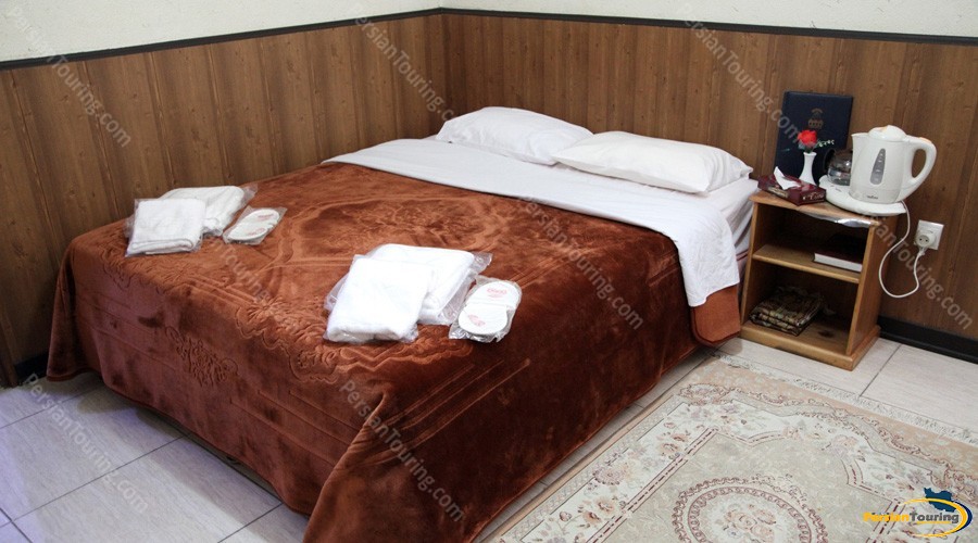 jey-negin-hotel-isfahan-double-room-2