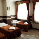 jey-negin-hotel-isfahan-triple-room-1