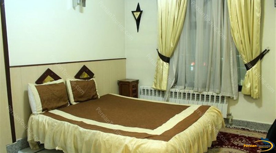 totia-hotel-isfahan-double-room-1