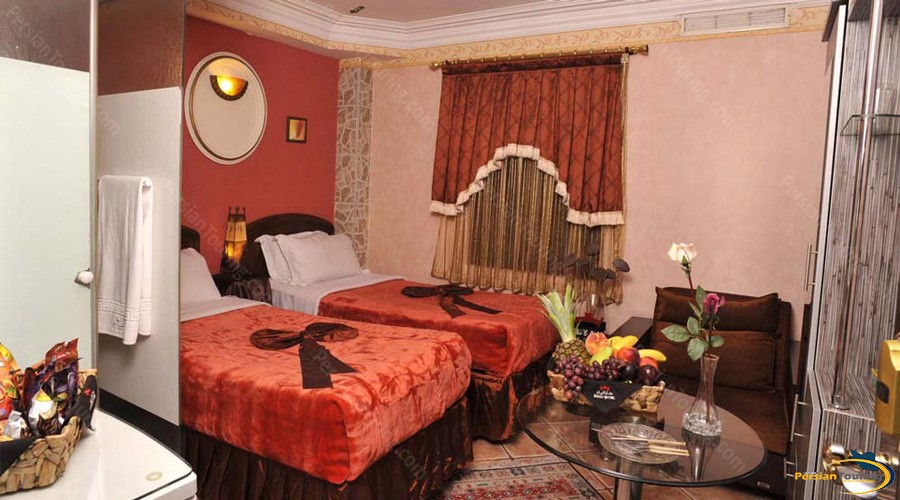 elyan-hotel-tehran-twin-room-1