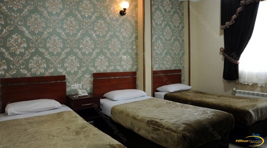 mina-hotel-tehran-triple-room-1