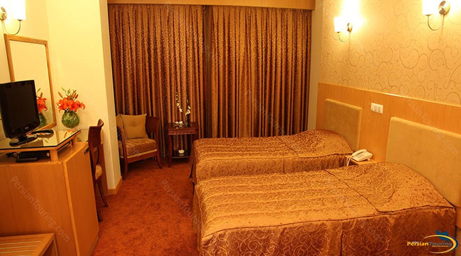 saina-hotel-tehran-twin-room-1