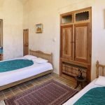 Morshedi house hotel kashan triple room 2 at Morshedi House Hotel Kashan