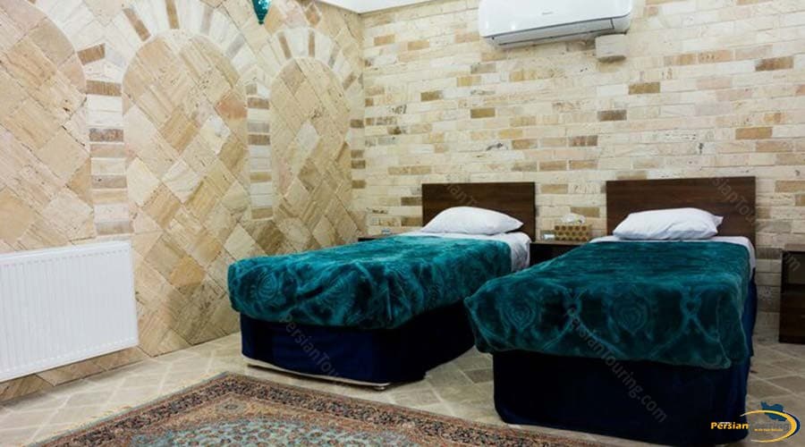 firoozeh-traditional-hotel-yazd-twin-room-1