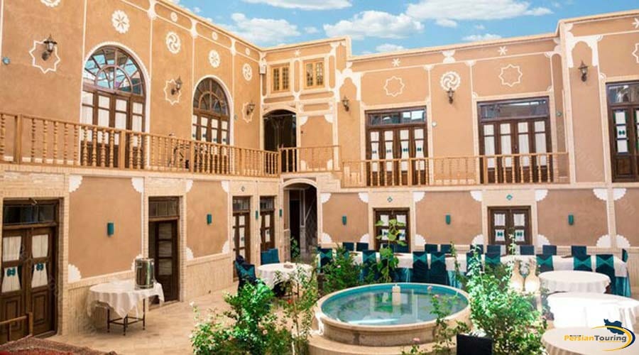 firoozeh-traditional-hotel-yazd-yard-2