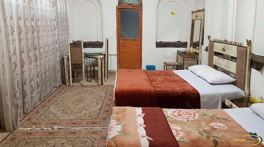 traditional-kohan-hotel-yazd-quadruple-room-1