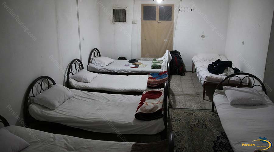 traditional-kohan-hotel-yazd-six-beds-room-1