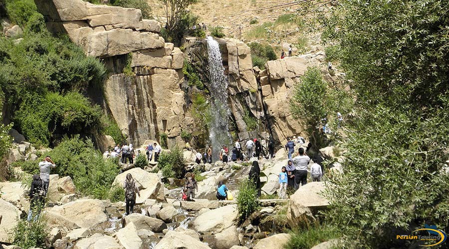 ganj-nameh-waterfall-1