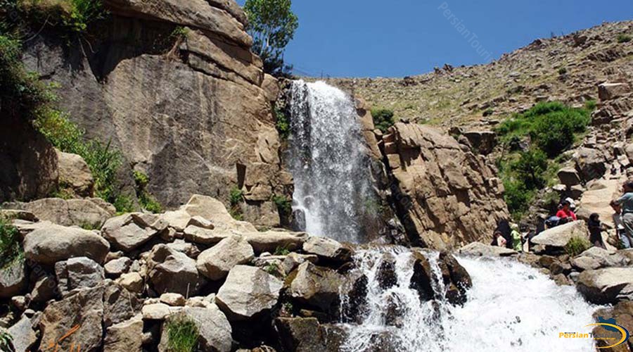ganj-nameh-waterfall-4